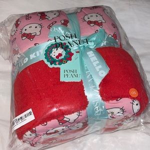 Hello Kitty x Posh Peanut Luxe Plush Patoo, 60x60